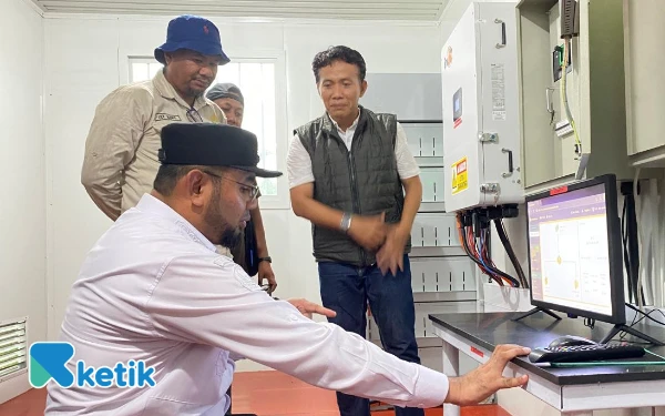 Thumbnail Berita - PLTS Resmi Layani 221 Rumah di Dua Desa Halmahera Selatan