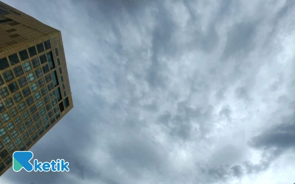 Thumbnail Kota Surabaya dan Probolinggo Diprakirakan Hujan Ringan 5 Desember 2025, Cek Info Cuaca Jawa Timur