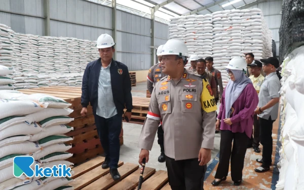 Thumbnail Berita - Cek Bulog Blangpidie, Kapolres Abdya Pastikan Stok Beras Cukup