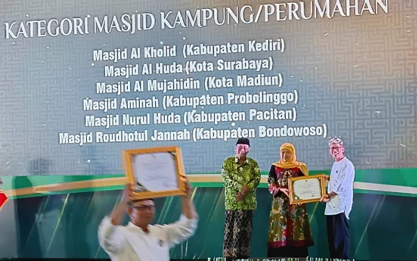 Thumbnail Masjid Award 2025 Jatim! Bukan Sekadar Penghargaan, Tapi Gebrakan Ekonomi ala Gubernur Khofifah