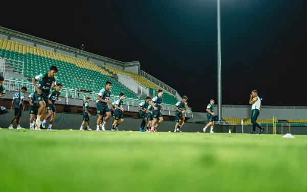 Thumbnail Uston Nawawi Sudah Siapkan Strategi Hadapi PSM Makassar