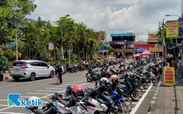 Thumbnail Gate Parkir Dipasang, Jukir Alun-alun Kota Batu Was-Was Bakal Tersingkirkan