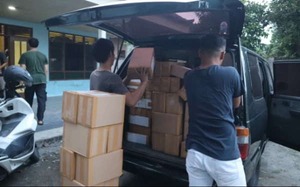 Thumbnail Berita - Hendak Tangkap Pengedar Sabu, Polres Madiun Kota Justru Berhasil Ringkus Peredaran Rokok Ilegal