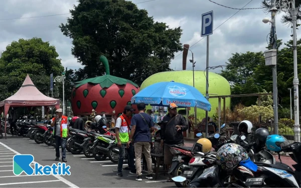 Thumbnail Berita - Portal Parkir Jalan Umum Alun-alun Kota Batu Diprotes, Biang Kerok Minimnya Dialog Publik