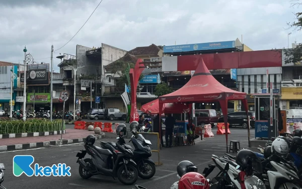 Thumbnail Berita - Polemik Pemasangan Gate Parkir di Alun-alun Kota Batu, Pakar Transportasi Ingatkan Hak Publik dan Andalalin