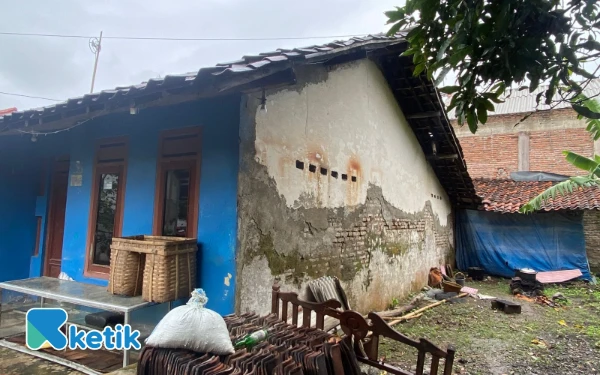 Thumbnail Berita - Dapat Perawatan Maksimal Tanpa BPJS, Warga Brebes Ucapkan Terima Kasih ke RSUD dan Pemkab