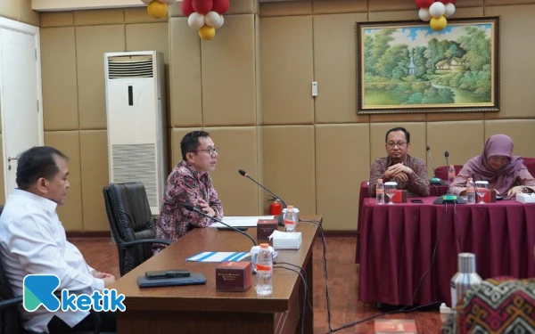 Thumbnail Berita - 2029, OJK Targetkan Indeks Literasi Keuangan 69,35% - Indeks Inklusi Keuangan 93%