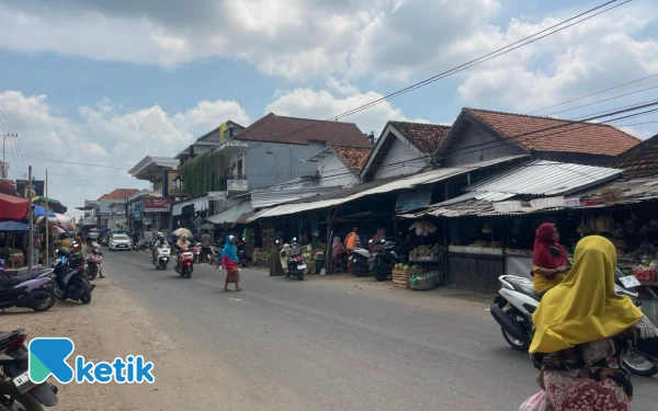 Thumbnail Berita - Setoran PAD Tinggi, Pasar Tamberu Tak Kunjung Dapat Perhatian Diskopindag Sampang