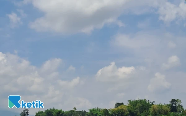 Thumbnail BMKG: Cuaca Kota Tanjung Selor Cerah Berawan, Sejumlah Kota Lainnya Hujan Ringan Hingga Sedang