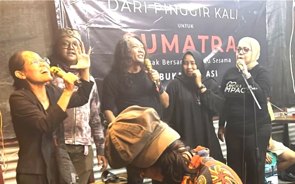 Thumbnail Musisi Surabaya Gelar Donasi Jurnalis Riverside untuk Sumatera, Terkumpul Rp23 Juta
