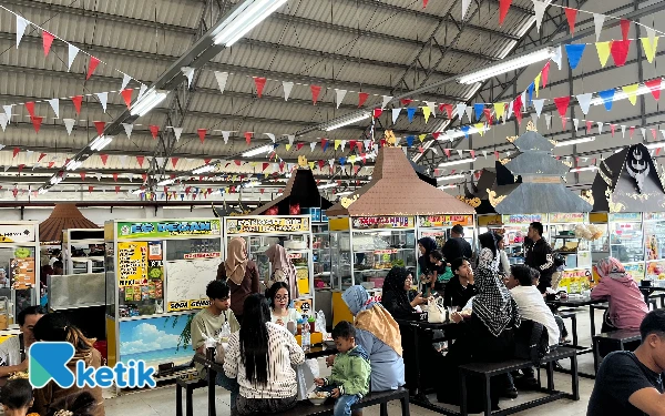 Thumbnail Berita - Bus TransJatim Bikin Pasar Induk Among Tani Ramai Pengunjung, UPT Pasar Desak Pemasangan JPO untuk Keselamatan