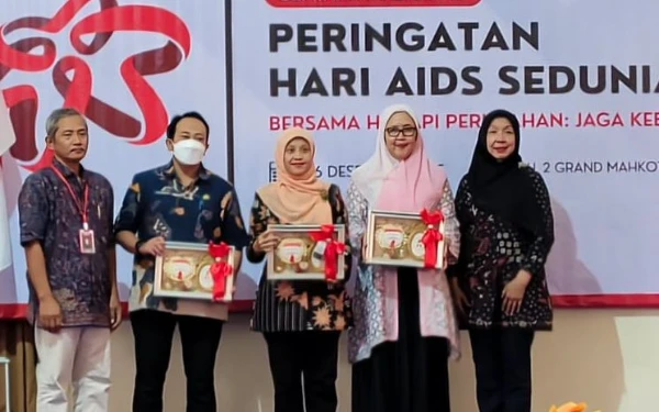 Thumbnail Berita - Peringatan Hari AIDS Sedunia, HIPPHA Jatim dan Komunitas K3 Gelar Seminar Kolaboratif