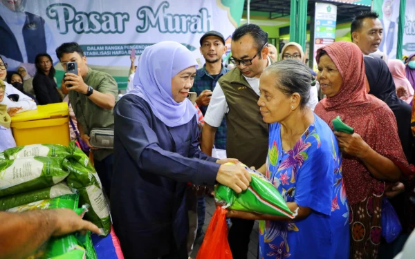 Thumbnail Gubernur Khofifah Gercep! Pasar Murah Jatim Selamatkan Dompet Warga Sidoarjo Jelang Nataru
