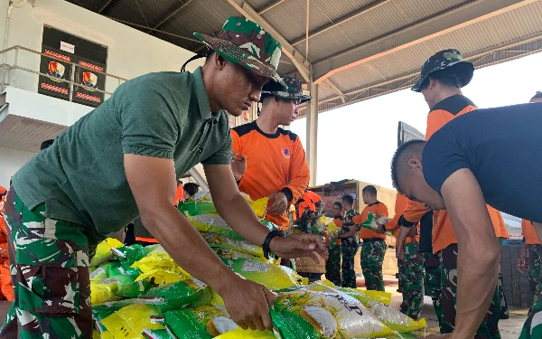 Thumbnail Ikatan Alumni ITS Salurkan 7 Ton Beras untuk Pospenas Lanud Sultan Iskandar Muda
