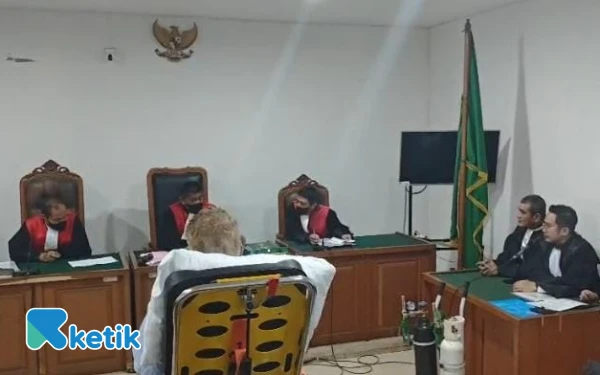 Thumbnail Belum Terima Salinan Berkas Perkara, Pembacaan Eksepsi Haji Halim Ditunda