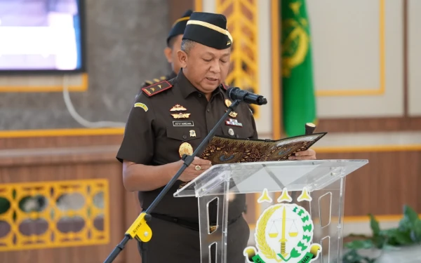 Thumbnail Berita - Kajati Sumsel Lantik Lima Pejabat Baru, Tegaskan Adaptasi Cepat dan Penguatan Kinerja