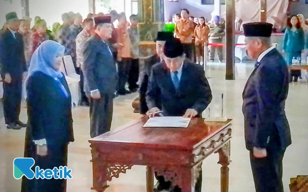 Thumbnail Berita - Pemkab Tulungagung Lantik 15 Pejabat Eselon II, Tegaskan Komitmen Integritas dan Profesionalisme