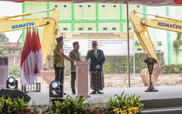Thumbnail Menko Muhaimin Groundbreaking Ponpes Al Khoziny Sidoarjo, Dibangun Ulang Lima Lantai dengan APBN Rp125 Miliar