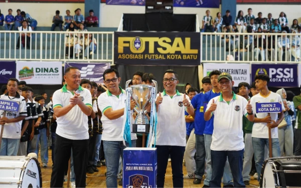 Thumbnail Batu Futsal League 2025 Dimulai, Wali Kota Nurochman Tekankan Sportivitas dan Kejujuran