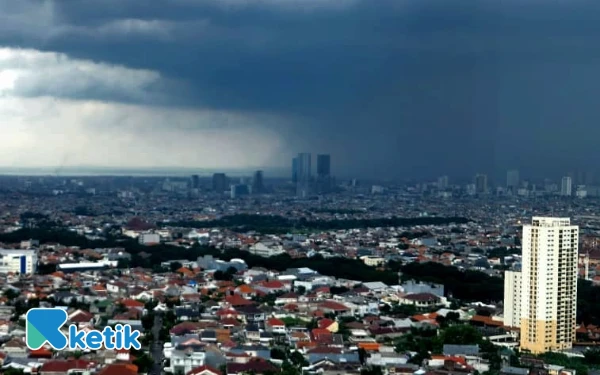 Thumbnail Cuaca Kota Surabaya 14 Desember 2025 Diprakirakan Hujan Ringan, Begitu Juga Sidoarjo