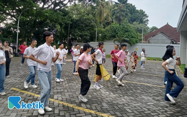 Thumbnail Gabungkan Olahraga dan Kepedulian, Zumba Time Warnai Love 4 Indonesia di Jalan Ijen Malang