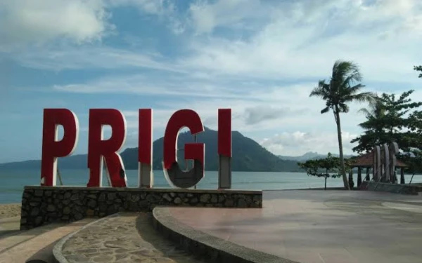 Thumbnail Berita - Tiket Masuk Gratis Pantai Prigi Trenggalek Dicabut Per 21 Desember