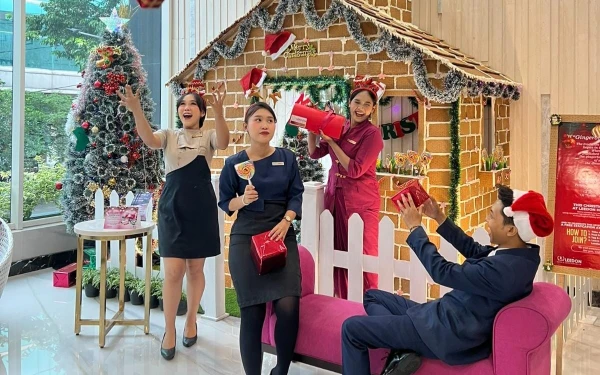 Thumbnail Leedon Hotel & Suites Surabaya Hadirkan Ginger House Ikonik di Perayaan Natal 2025