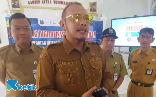Thumbnail Berita - 203 Sekolah di Kota Tegal Terima Interactive Flat Panel, Wali Kota: Bantu Siswa Pahami Materi Lebih Mudah