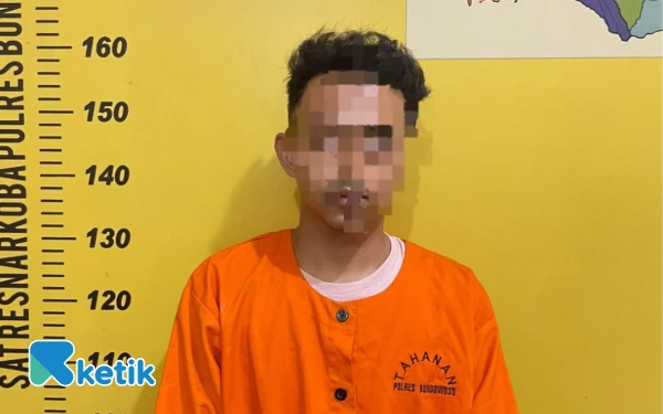 Thumbnail Pil Tanpa Standar Beredar Bebas, Satresnarkoba Bondowoso Ringkus Pemuda 19 Tahun