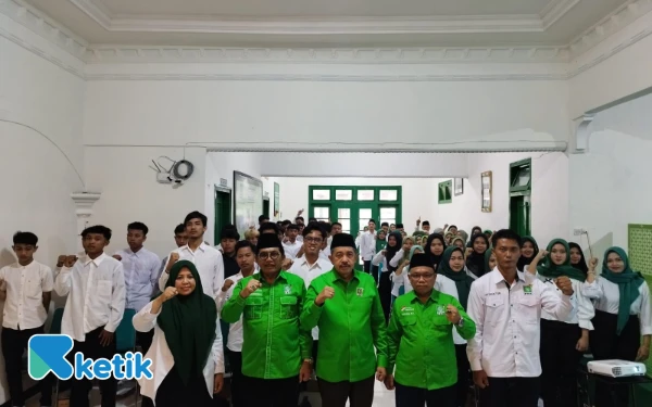 Thumbnail Berita - Sekolah Kader PKB Trenggalek Berakhir, Kelompok Anak Muda Tetap yang Terdepan