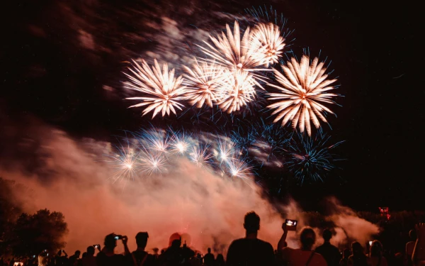 Thumbnail Berita - Temani Momen Pergantian Tahun, Ini 10 Lagu yang Enak Dinikmati Bersama!