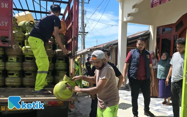 Thumbnail Berita - Pastikan Tepat Sasaran dan Sesuai HET, Polres Abdya Awasi Penyaluran LPG 3 Kg