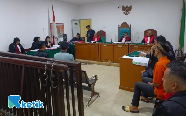 Thumbnail Sopir Akui Hanya Jalankan Perintah, Nama Heri King Menguat di Persidangan