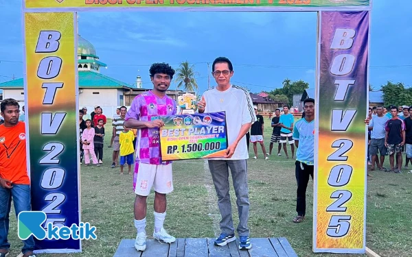 BOT Cup V Usai, Wabup Halsel Apresiasi Fair Play Tim Peserta