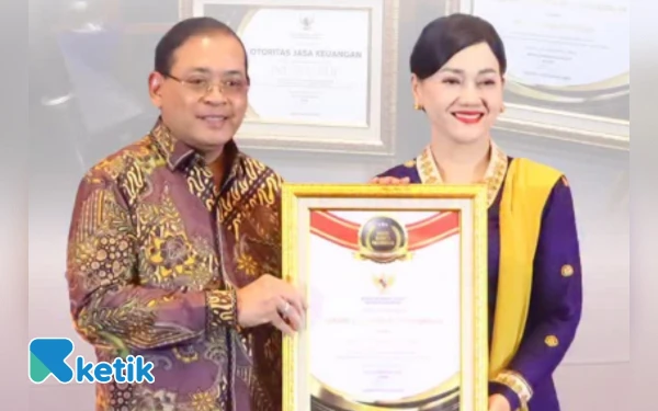 Thumbnail Berita - OJK Raih Predikat Badan Publik Terbaik Nasional 2025