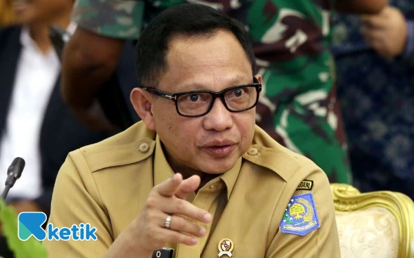 Thumbnail Berita - Tito Karnavian Tenggat Gubernur Tetapkan Upah Minimum 2026