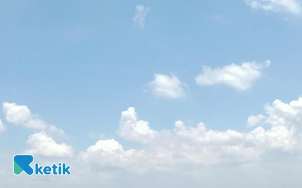 Thumbnail Kota Surabaya dan Bondowoso Diprakirakan Berawan 18 Desember 2025, Cek Info Cuaca Jawa Timur