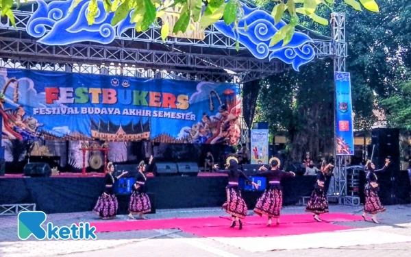 Thumbnail Berita - Gelar Festbukers, Cara SMA Negeri 1 Kauman Tulungagung Ajak Siswa Kreatif Berbudaya
