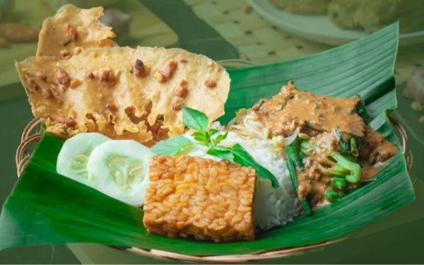 Thumbnail Pecel Sabet Gelar Salad Terbaik Dunia! Salah Satunya di Malang