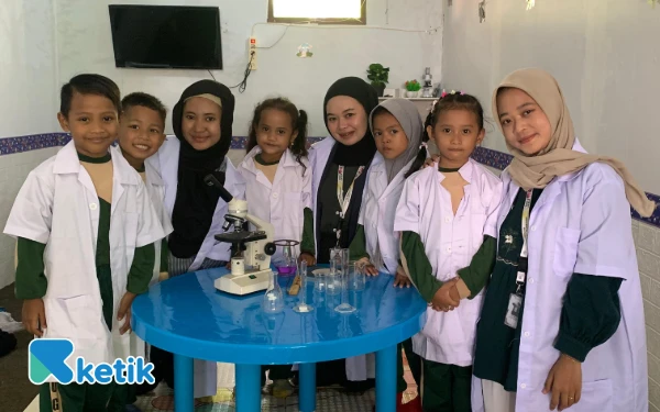 Thumbnail Berita - Edukasi Anak Usia Dini dan Tingkatkan Kompetensi Guru, Mahasiswa KKNT FIP UTM Integrasikan Sains dan Kearifan Lokal