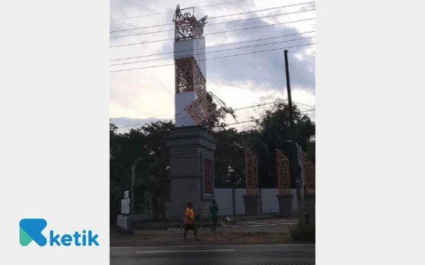 Thumbnail Berita - Fakta di Balik Ambrolnya Tugu Selamat Datang Rp1 Miliar di Jombang