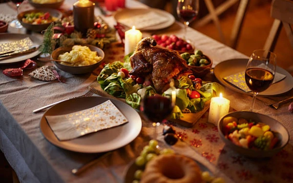 Thumbnail Inilah Tradisi hingga Makna Makan Bersama saat Tutup Tahun di Empat Negara