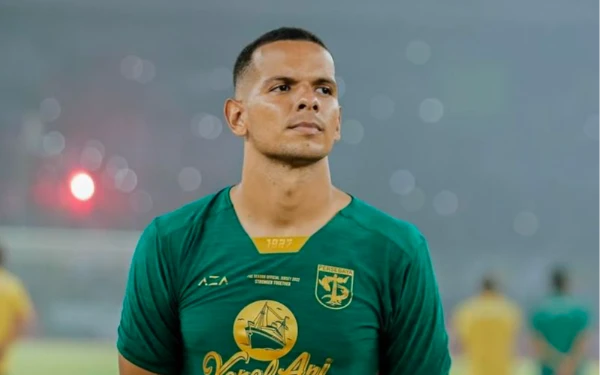 Thumbnail Hormati Mantan, Leo Lelis Punya Motivasi Berlipat Kalahkan Borneo FC di GBT!