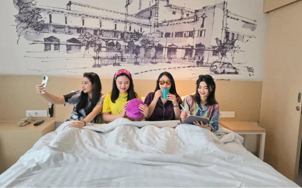 Thumbnail Promo Besar-besaran di Akhir Tahun, Palm Park Hotel & Convention Surabaya Hadirkan Paket Stay & Shop