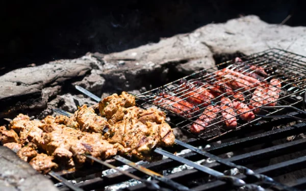 Thumbnail Waspadai Konsumsi Daging Berlebihan di Malam Tahun Baru! Ini Penyakit yang Menghantui