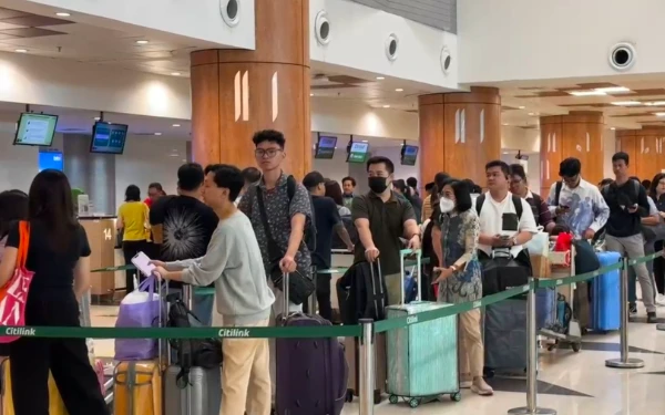 Thumbnail Berita - Penumpang Bandara Juanda Capai 158 Ribu di Awal Nataru, Didominasi Rute Domestik