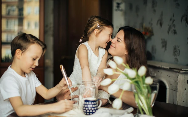 Thumbnail Bukan Sekadar Nada, Inilah 10 Lagu yang Memotret Ketangguhan Seorang Ibu