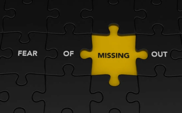 Thumbnail Berita - Fenomena FOMO Kerap Terjadi di Malam Tahun Baru, Yuk Kenali Pemicunya!