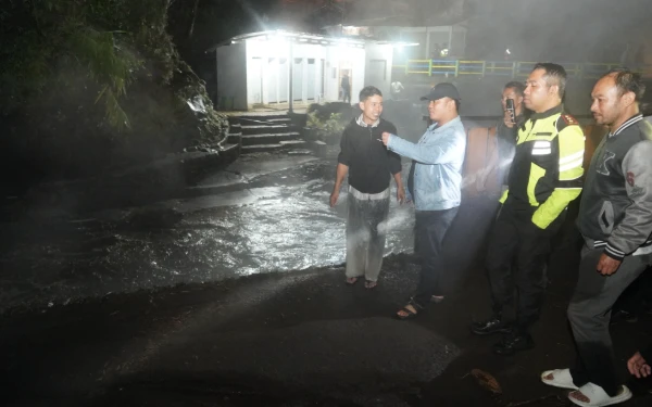 Thumbnail Berita - Video Banjir Sempat Viral, Pemkab Tegal Tegaskan Wisata Guci Tetap Aman