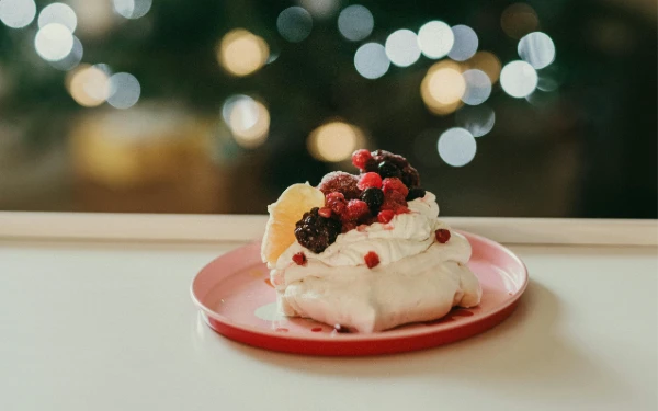 Thumbnail Berita - 5 Hidangan Natal Paling Ikonik di Dunia: Mulai dari Stollen Jerman hingga Klappertart Manado